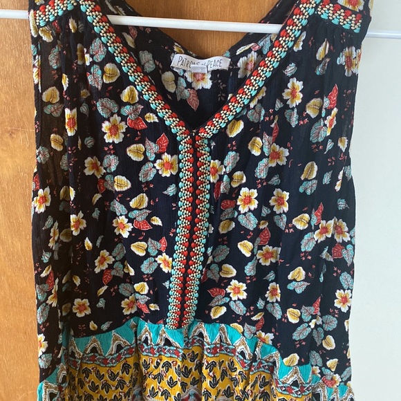 Floral Flowy Tank Top. - Picture 2 of 4